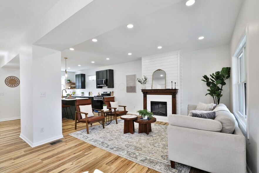 Building Photo - 423 Stoddart Ave