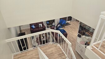 Building Photo - 22195 Summit Hill Dr