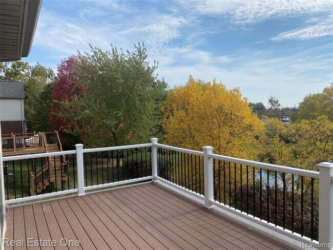 Building Photo - 39206 Silverthorne Bend