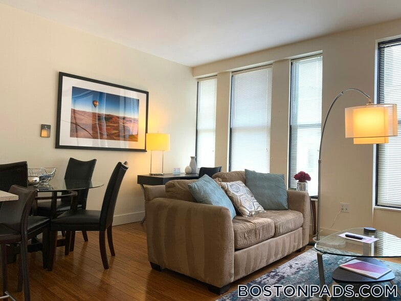 Building Photo - 8 Winter St