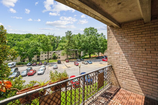 Building Photo - 12200 Braxfield Ct