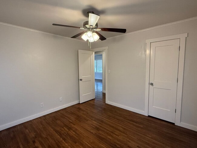 Building Photo - Welcome to your new charming 3-bedroom, 1.5-bath home in Broken Arrow close to Main Street!