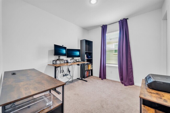 Building Photo - 7306 Madison Cmns Ln