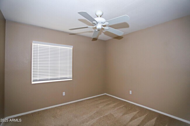 Building Photo - 842 N Naples Dr