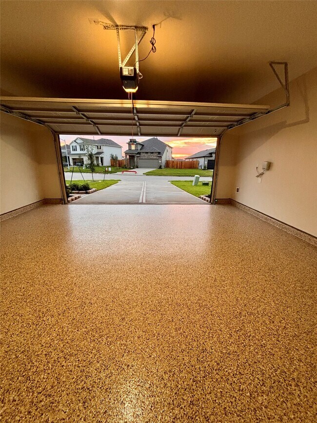 Building Photo - 15881 Blass Vly Dr