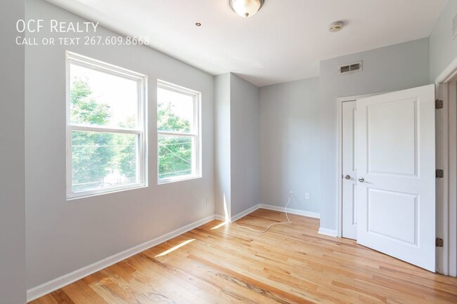 Building Photo - Four Bedroom Apartment near Temple University