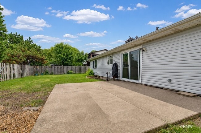 Building Photo - 309 Thistle Dr