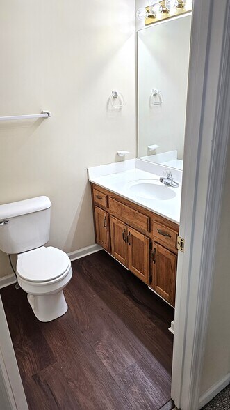 Building Photo - 140 Bright St