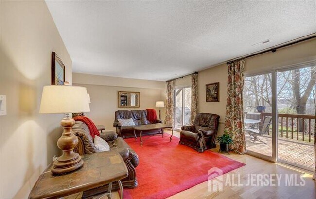 Building Photo - 17 Ashford Dr
