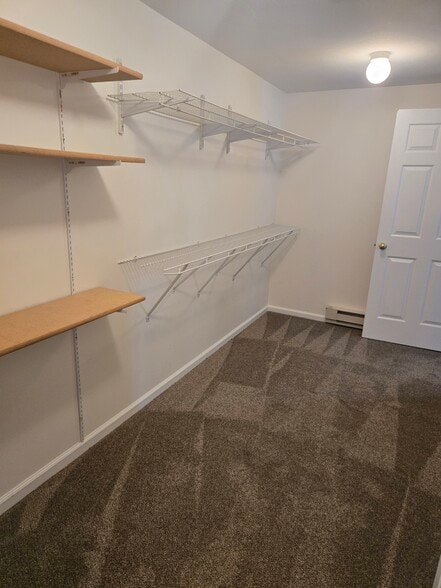 Walkin Closet - 302 Bonair Ave