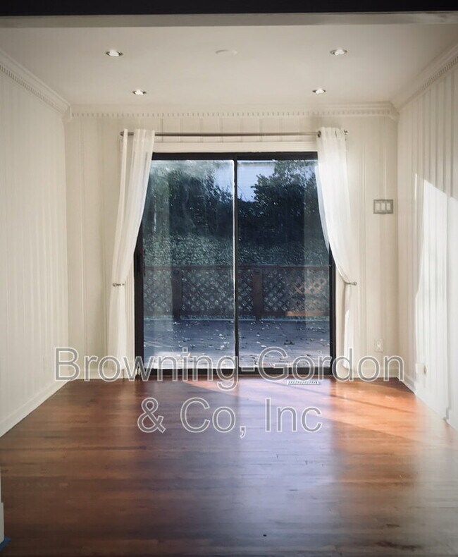 Building Photo - 2915 Selena Dr