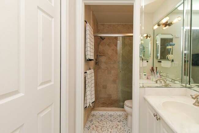 Building Photo - 5767 Deauville Cir