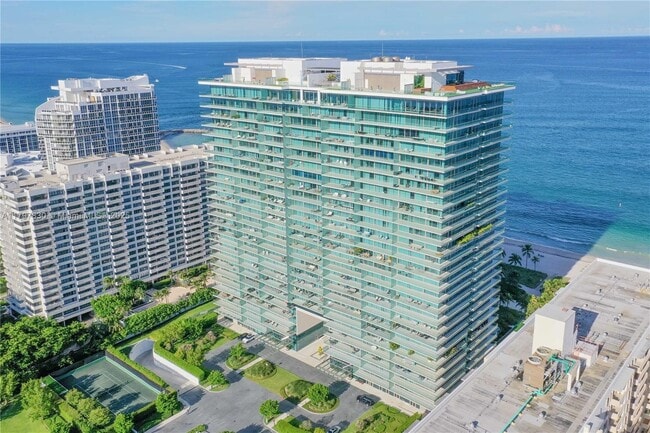 Building Photo - 10201 Collins Ave