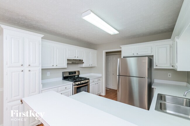 Building Photo - 6391 Flat Rock Dr