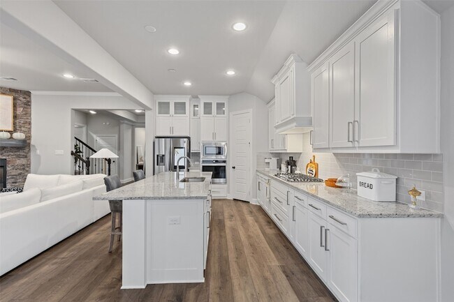 Building Photo - 2607 Rosebud Ln