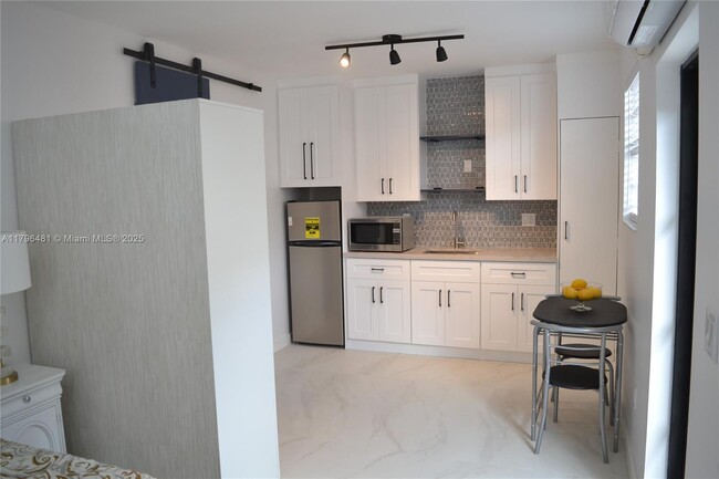 Building Photo - 3220 SW 93rd Pl