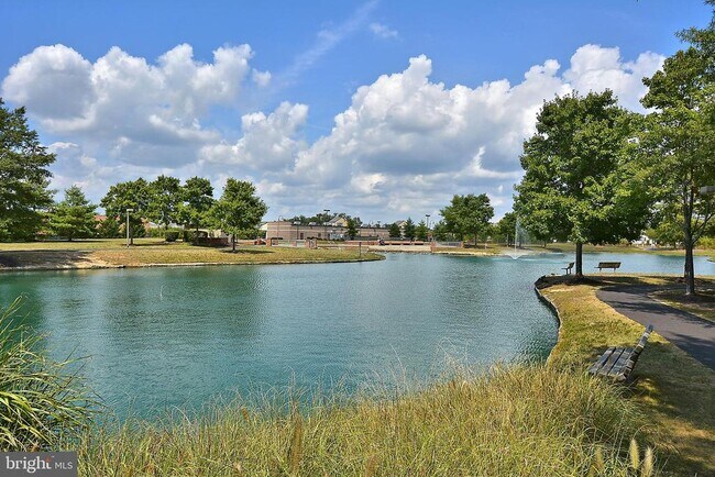 Building Photo - 705 Pine Drift Dr