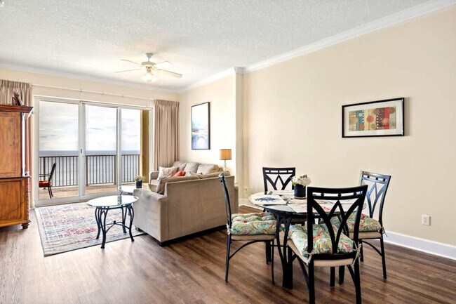 Building Photo - 10625 Front Beach Rd