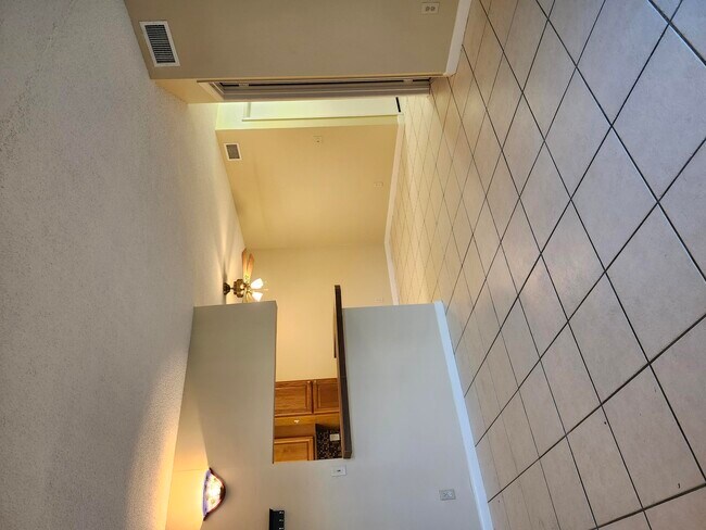 Building Photo - 545 Trace Cir