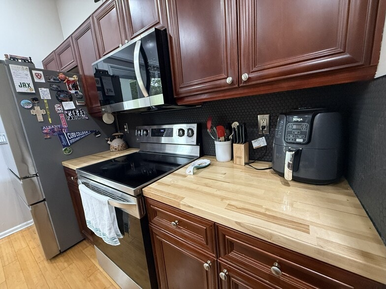 Building Photo - 944 Waverly Bluff Ct