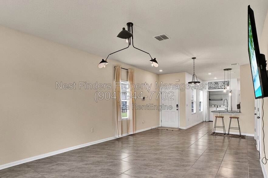 Building Photo - 102 Java Ln