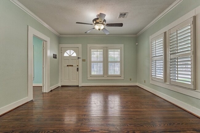 Building Photo - 711 Granberry St