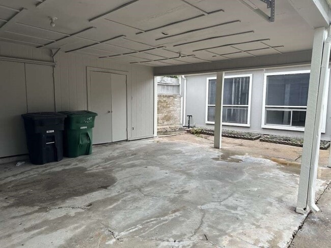 Building Photo - 11807 S Youngwood Ln