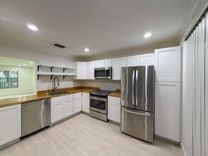 Building Photo - 13165 Chadwick Ct