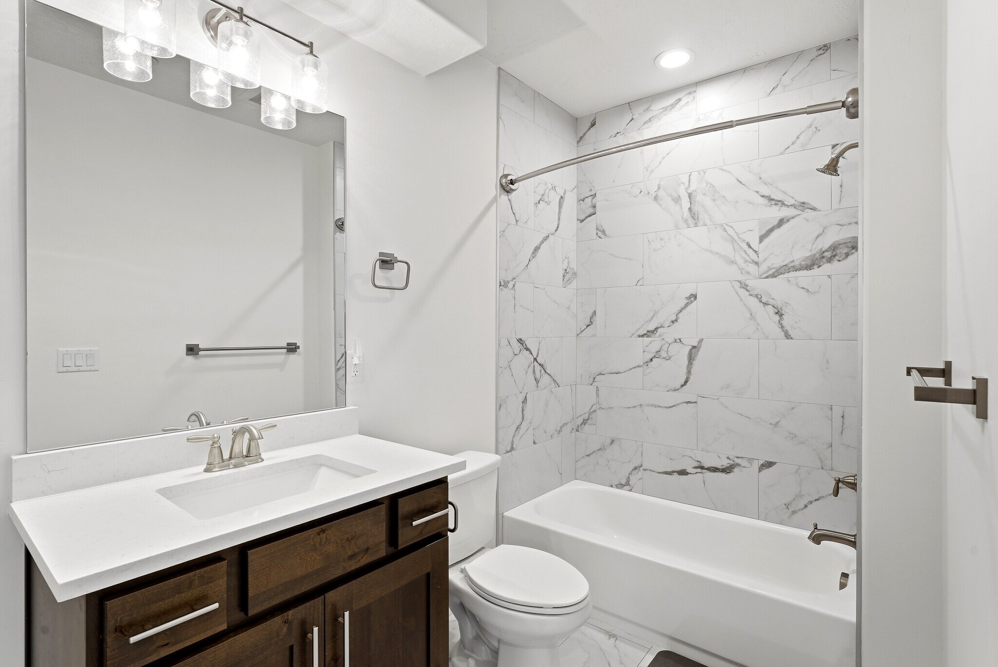 Building Photo - 3342 Santa Fe Rd