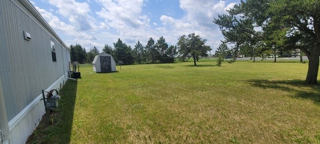 Building Photo - 3 Bedroom Manufactured Home