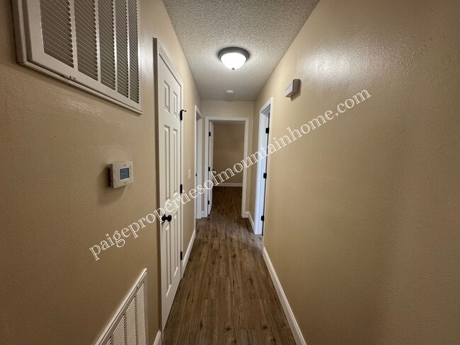 Building Photo - 412 Spring Park Dr