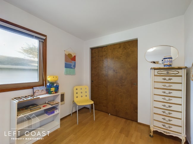 Building Photo - 890 SW 7th St