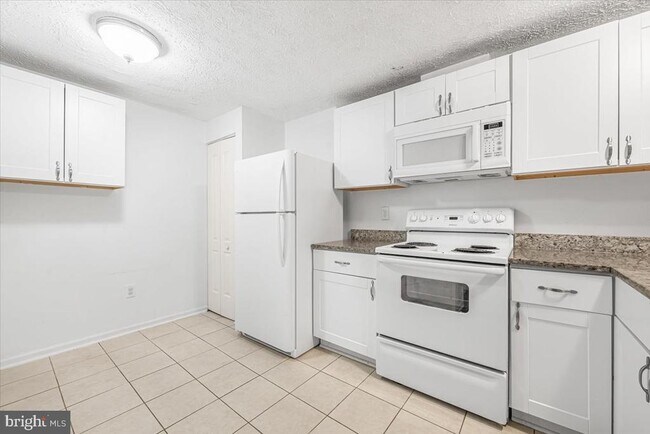 Building Photo - 13533 Demetrias Way