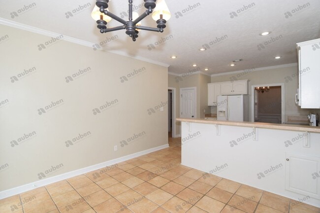 Building Photo - $1,950 - 4 bed/2.5 house for rent in Evans, with fenced back yard!