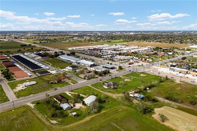 Building Photo - 101 Lauryn Dr