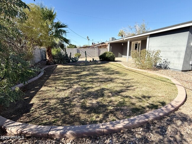 Building Photo - 7413 E Roosevelt St