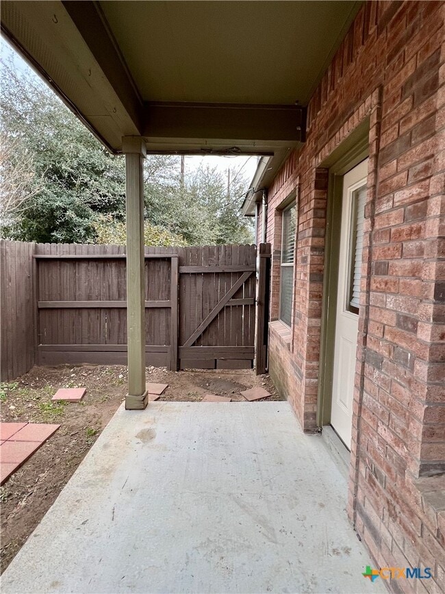 Building Photo - 213 Anne Louise Dr