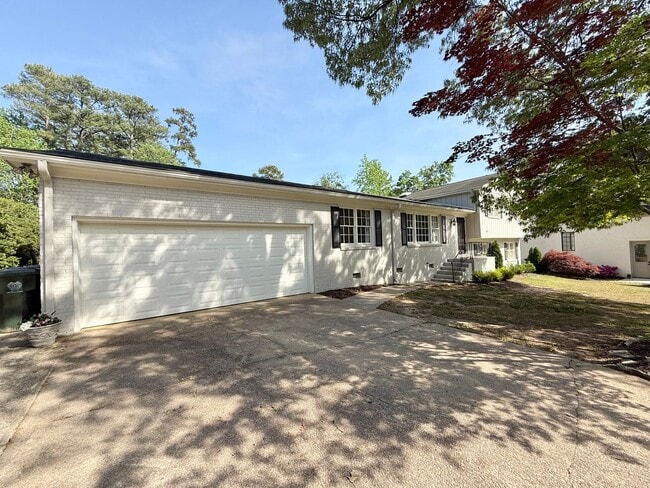 Building Photo - **OFFERING REFUNDABLE APPLICATION FEES** Stunning 5BD, 3BA North Ridge Raleigh Home on a Large, P...