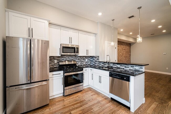 Building Photo - 163 Monticello Ave