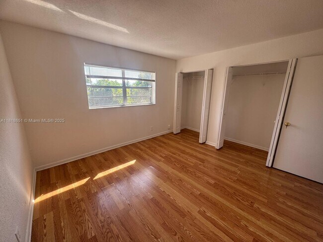 Building Photo - 4820 NW 9th Dr