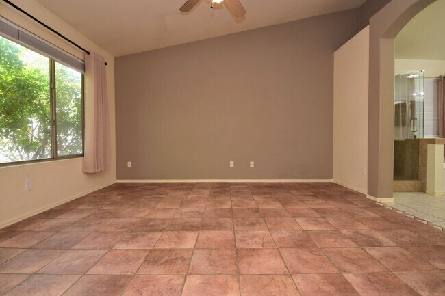 Building Photo - Bright & Open SE Tucson 3 Bed 2 Bath with ...