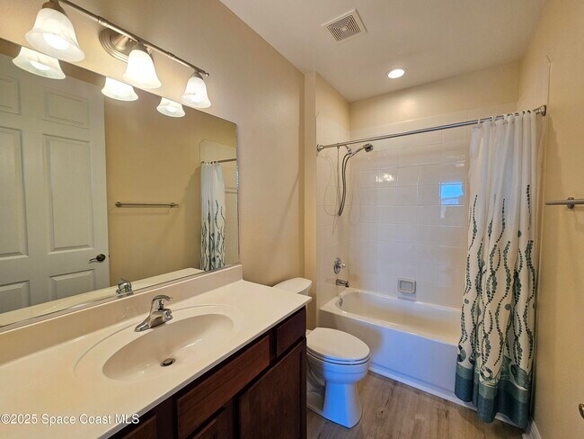 Building Photo - 590 S Banana River Dr