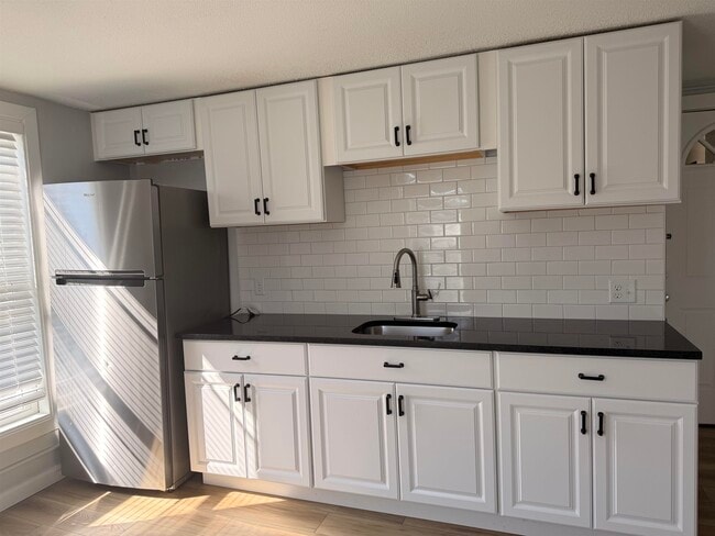 Building Photo - 42 Broadway