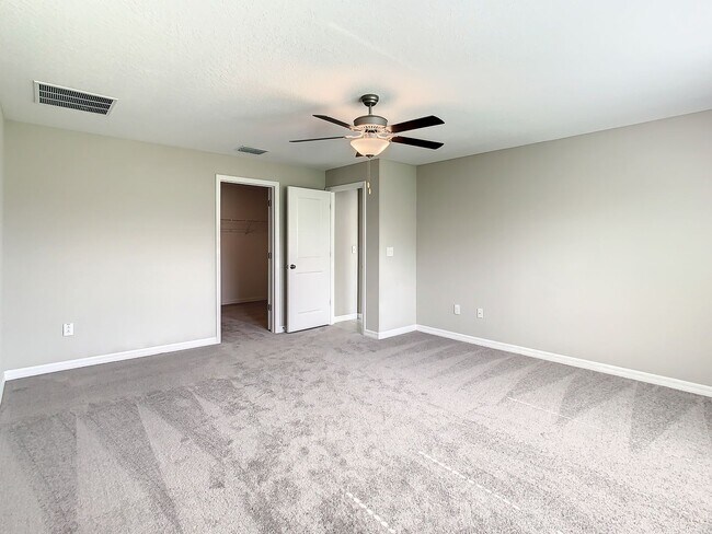 Building Photo - Beautiful 4 bedroom 2.5 bathroom Single Family House! Like new!