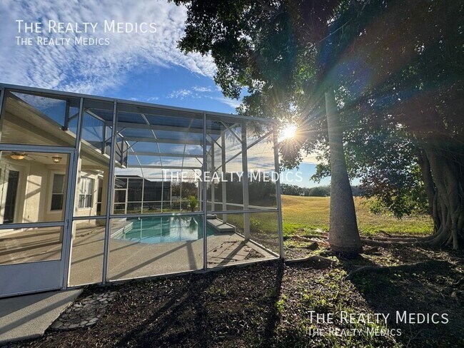 Building Photo - 2737 Scarborough Dr