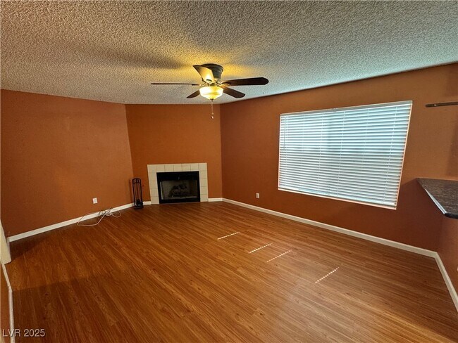Building Photo - 10041 Dove Ridge Dr