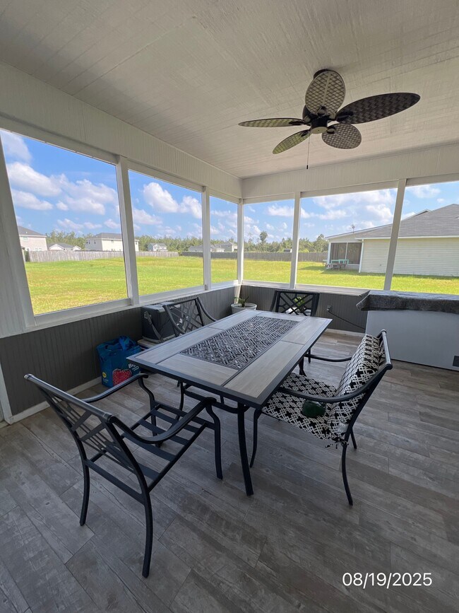 Building Photo - 73 Labrador Ln