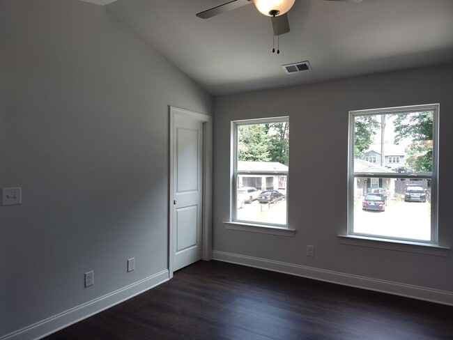 Building Photo - New Build end-unit townhome in the Druid H...