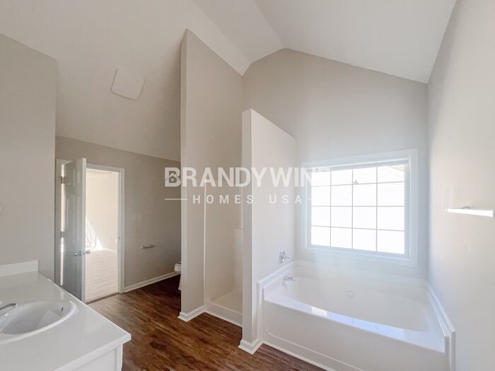 Building Photo - 7170 Ravenwood Ln