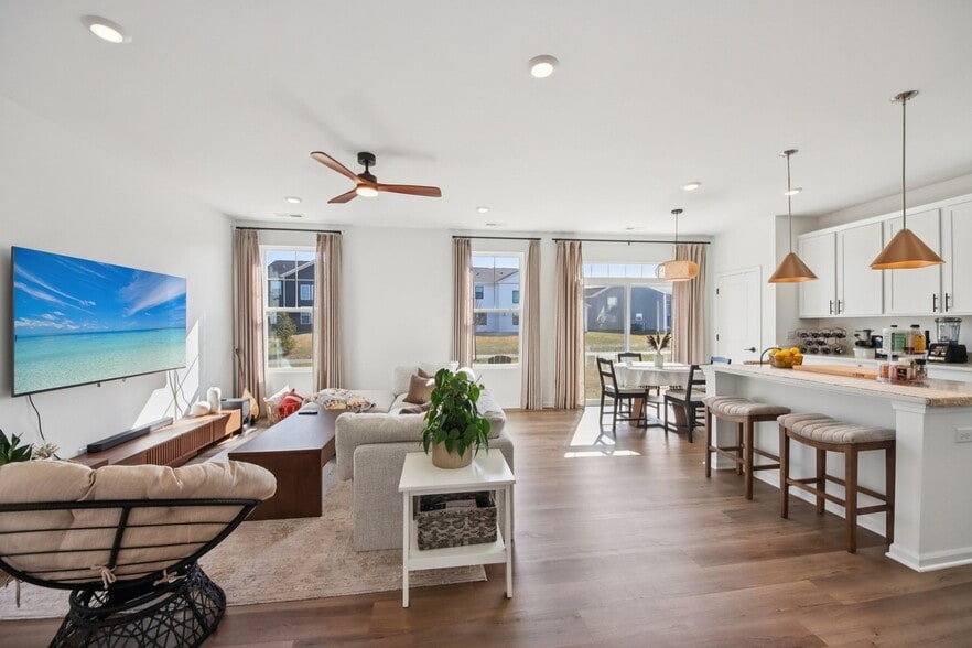 Building Photo - 714 Alberta Ave